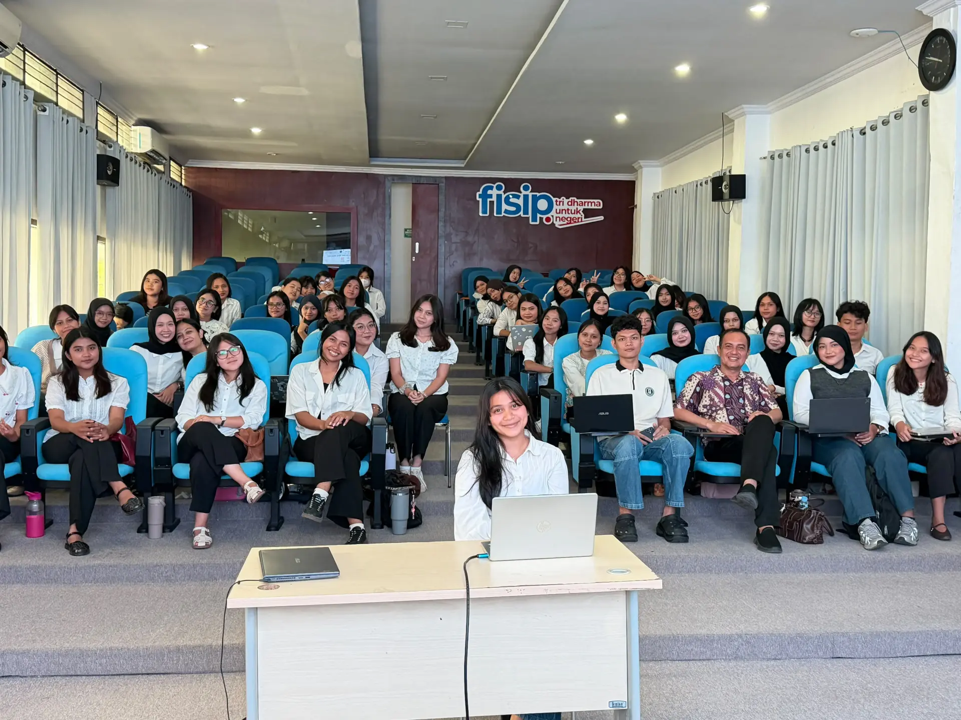 Persiapkan Mahasiswa S1 Antropologi menuju Konferensi Internasional melalui Pelatihan Presentasi Ilmiah